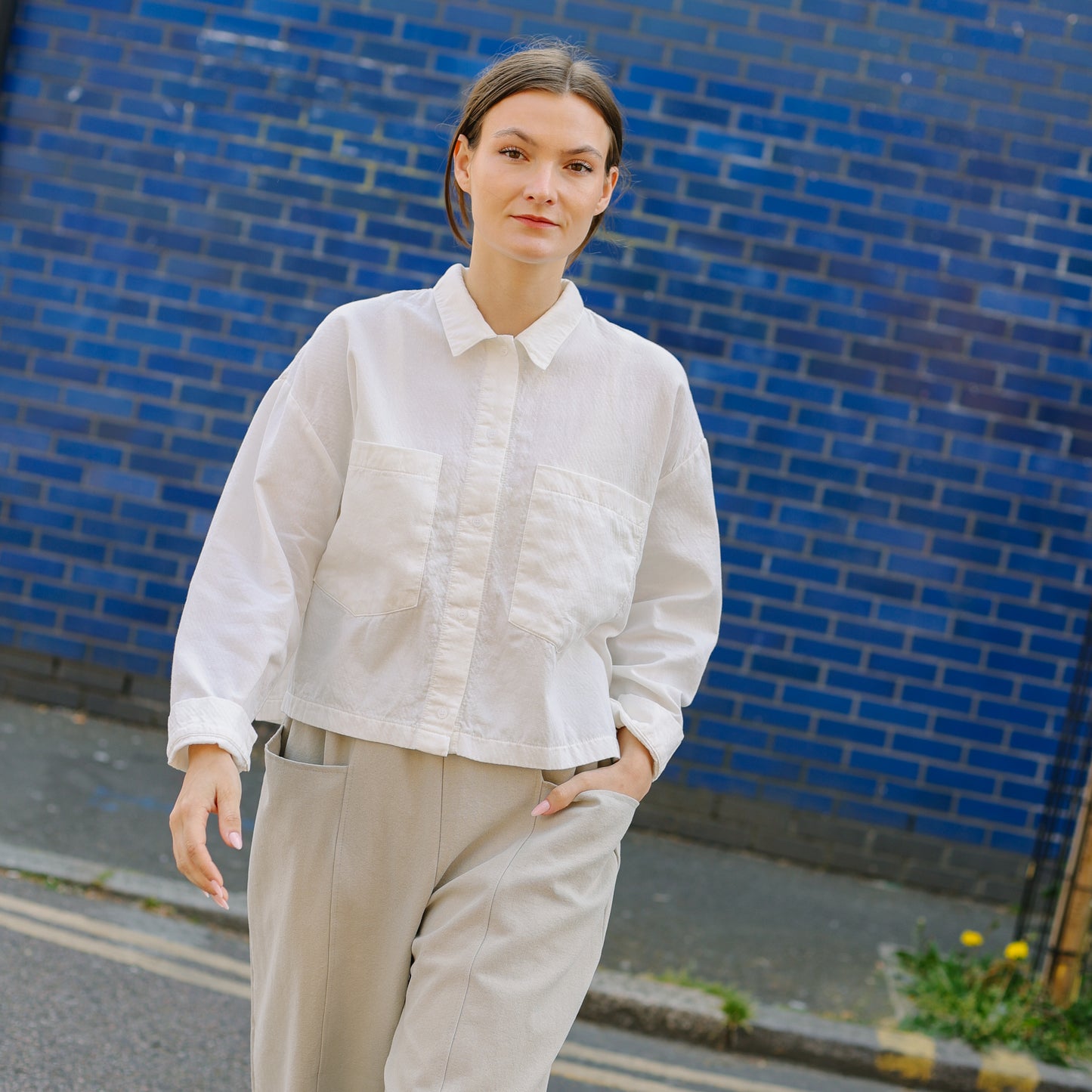 Front Two SQ pockets shirts -White-