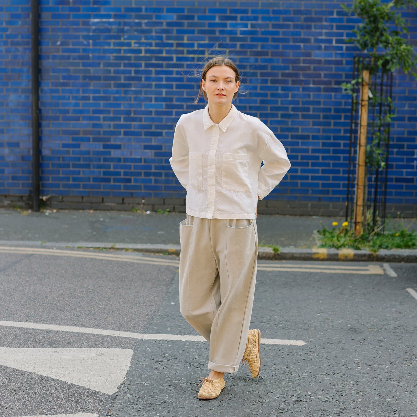 Front Two SQ pockets shirts -White-