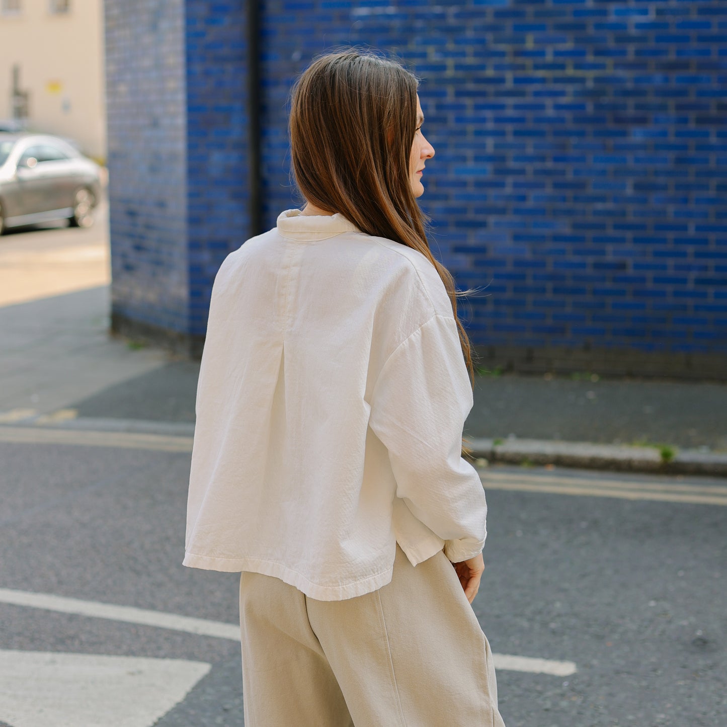 Front Two SQ pockets shirts -White-