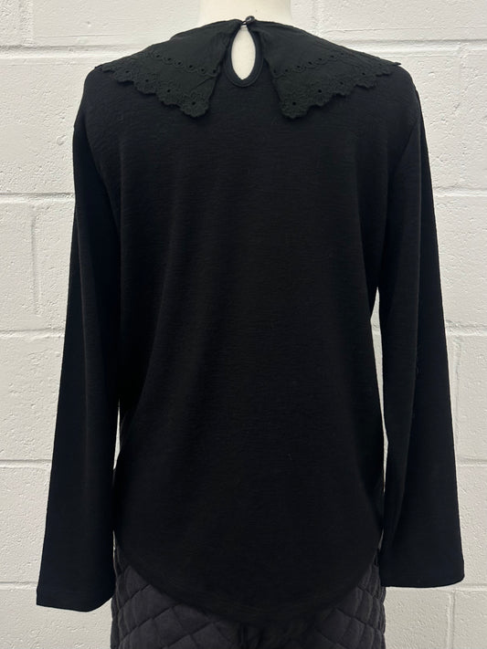 V Lace collar Top -BLACK-
