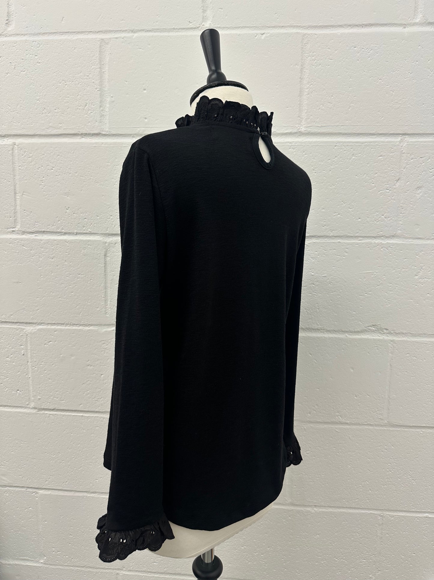 High neck lace top -BLACK-