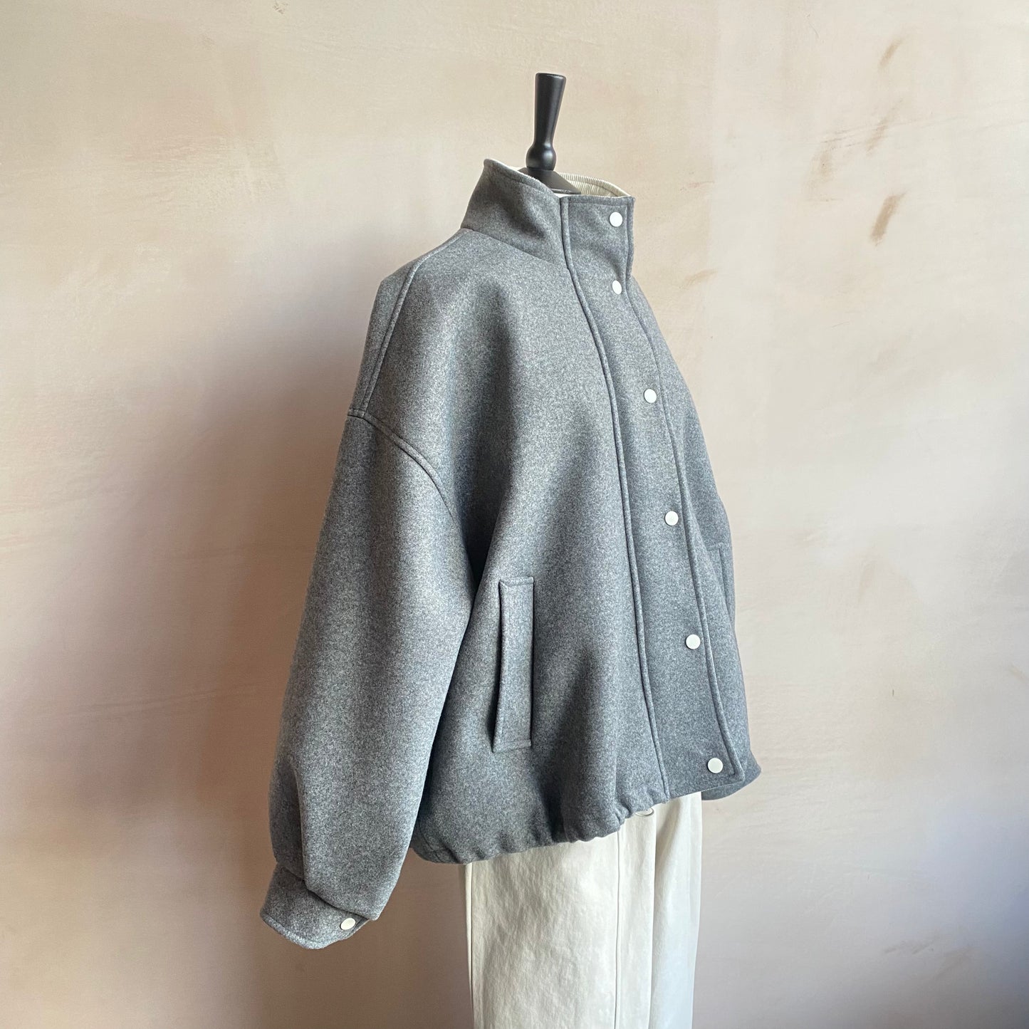 White Corduroy Collar Zip Up JK -Navy-