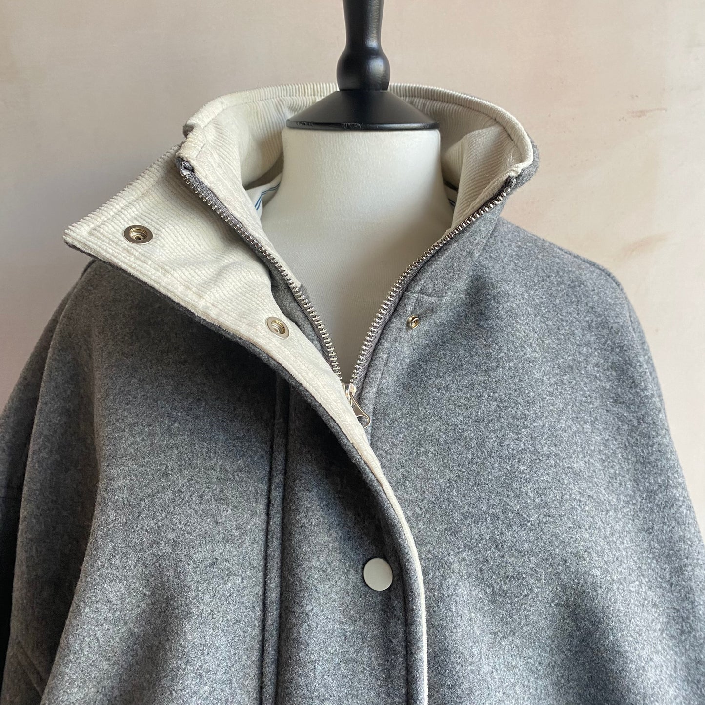 White Corduroy Collar Zip Up JK -Navy-