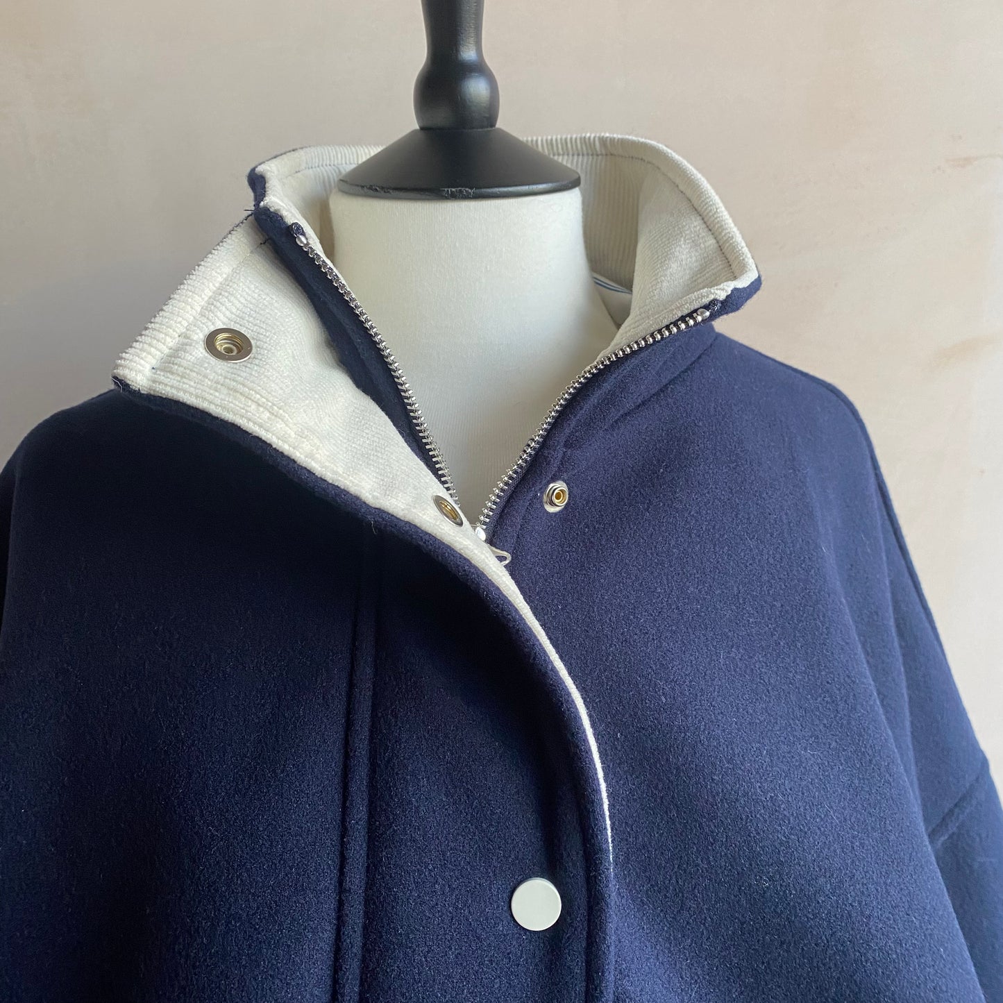 White Corduroy Collar Zip Up JK -Navy-
