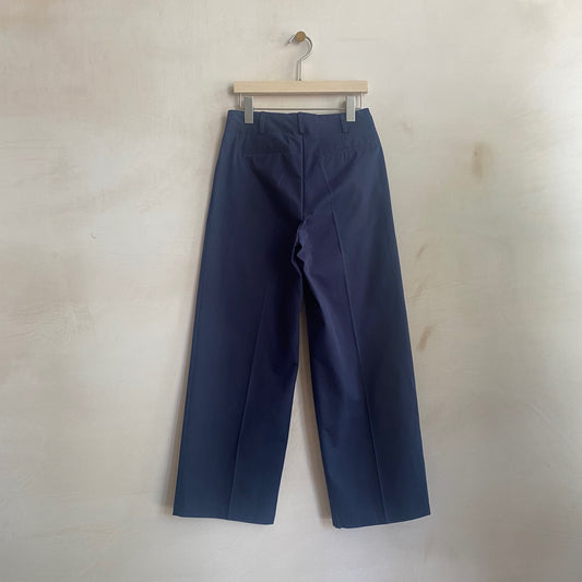 PLEATED COTTON TROUSERS -Navy- by Nomad