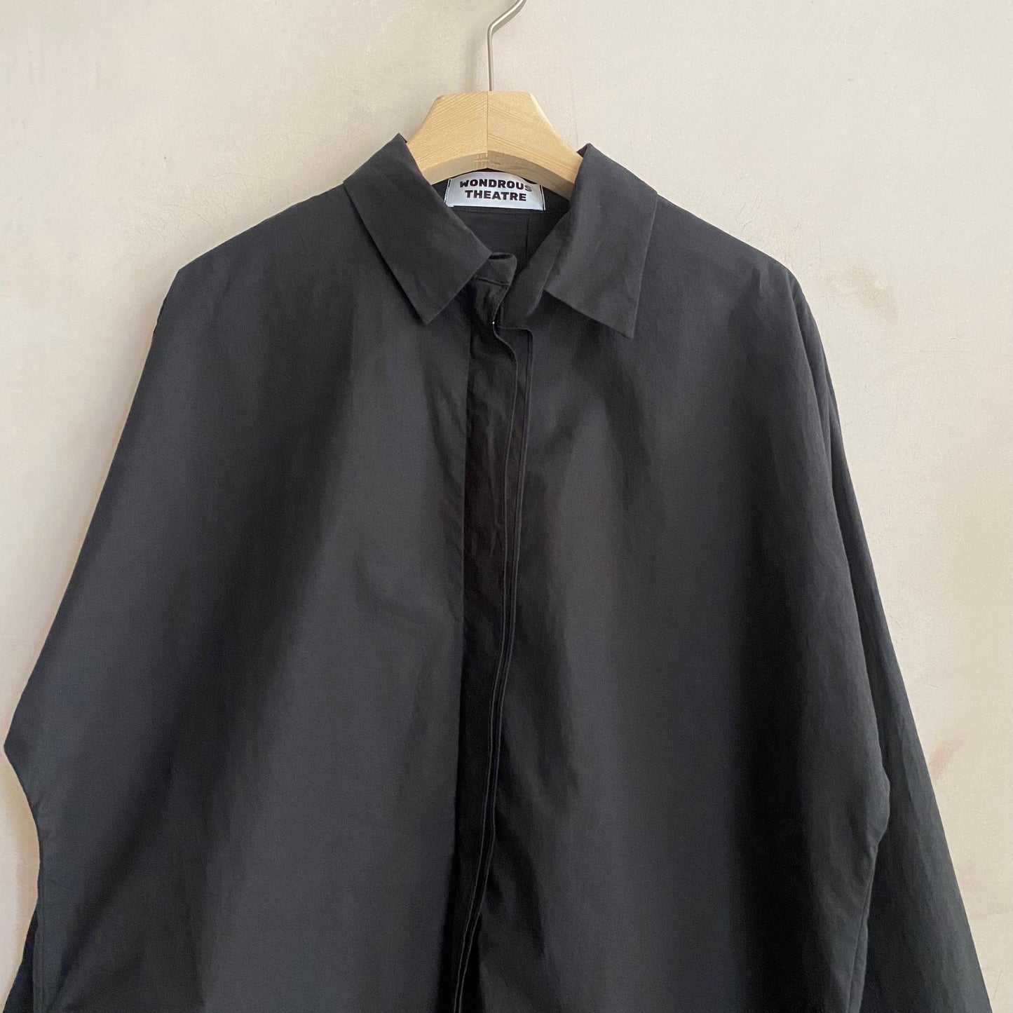 Zip front long shirts -Black-