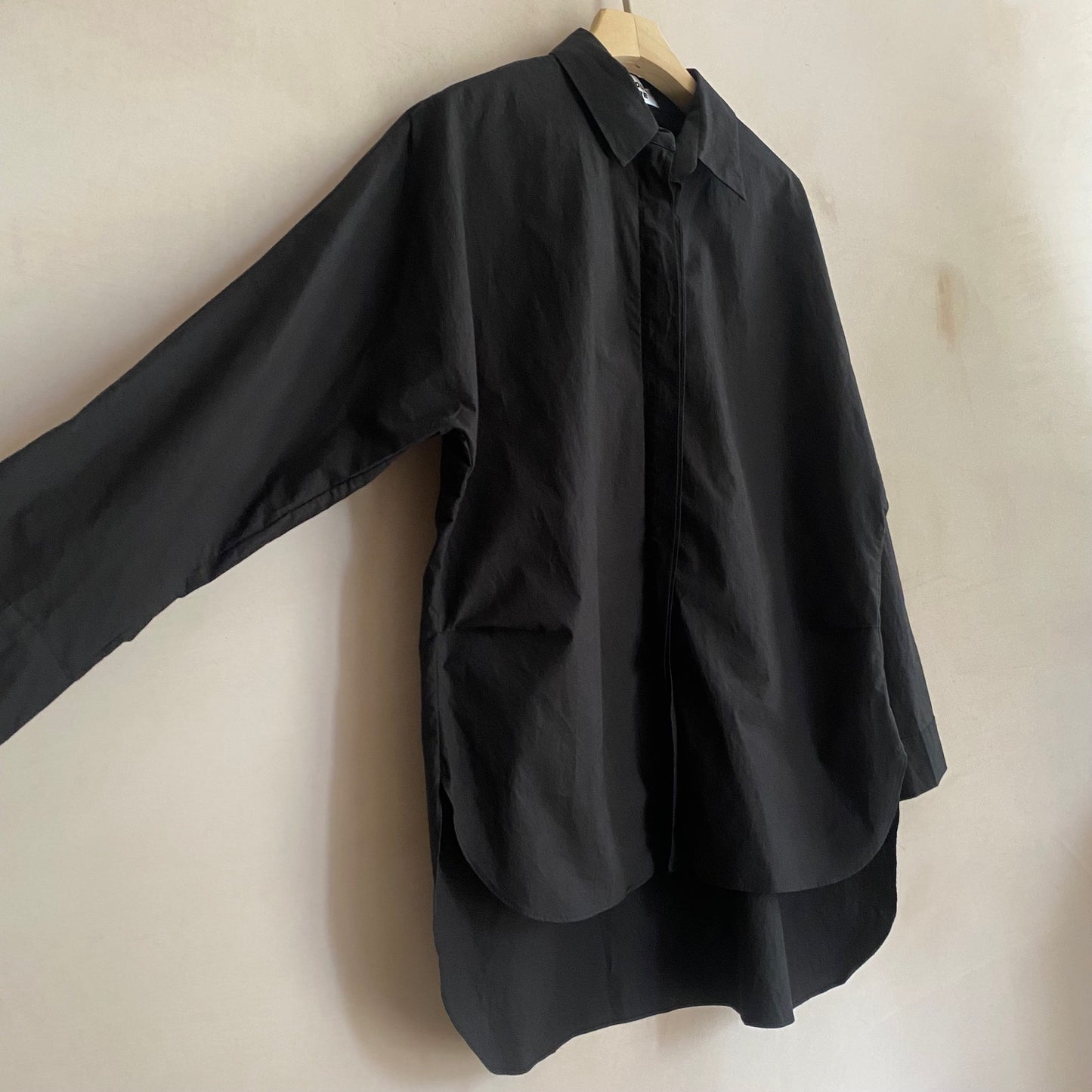 Zip front long shirts -Black-