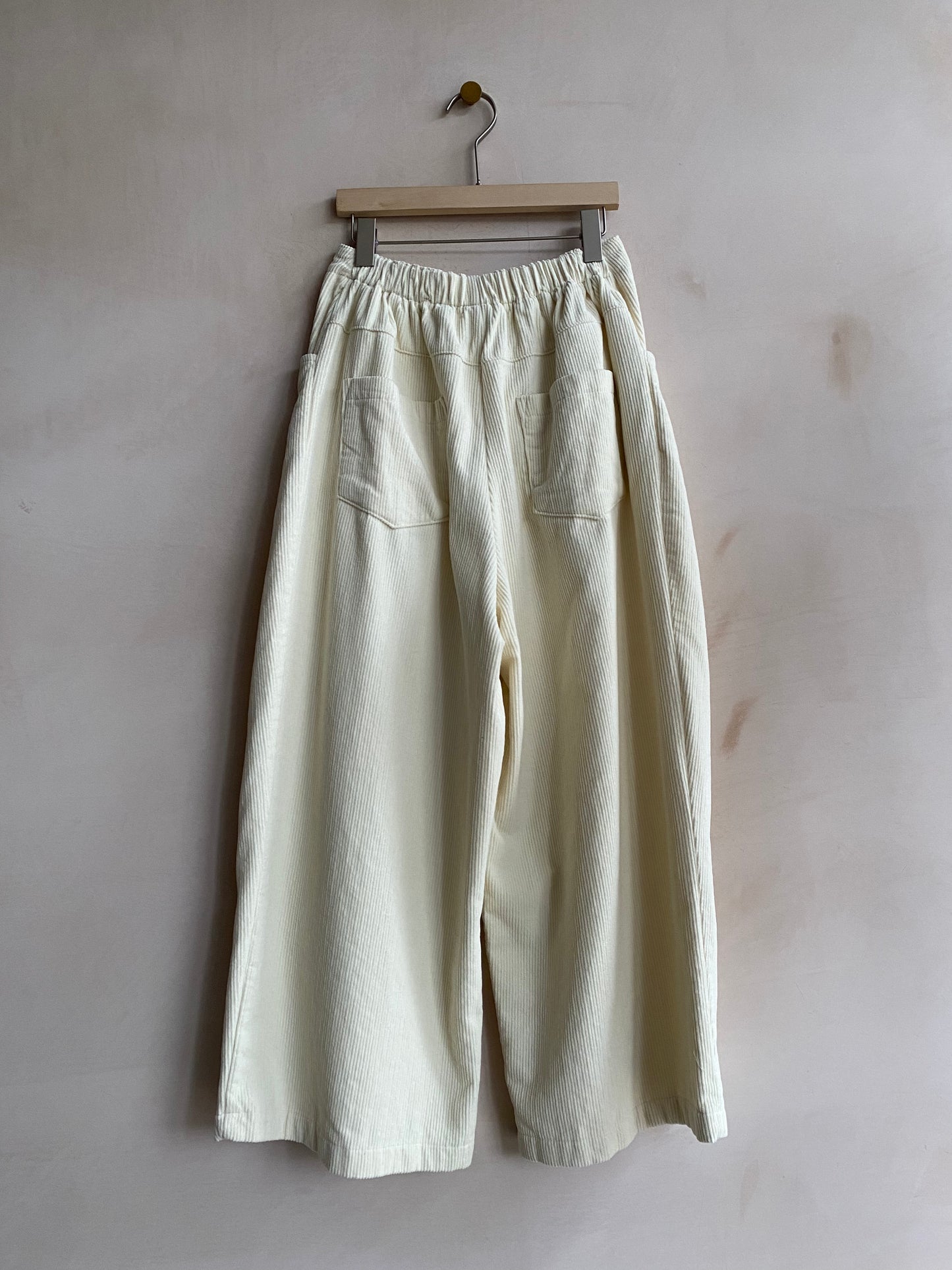 Corduroy very wide trousers -IVORY-