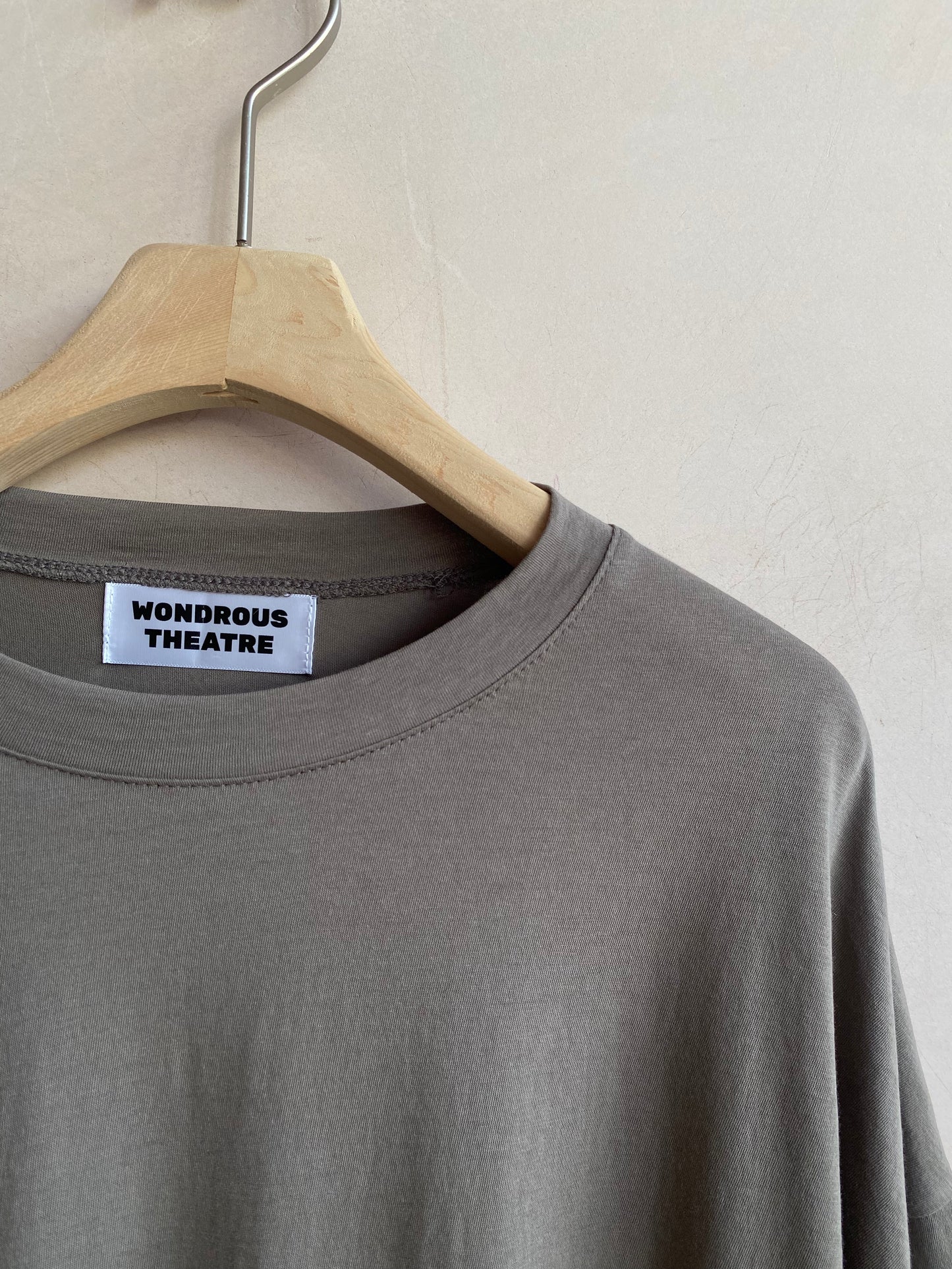 Off sholder roundneck T -Khaki-