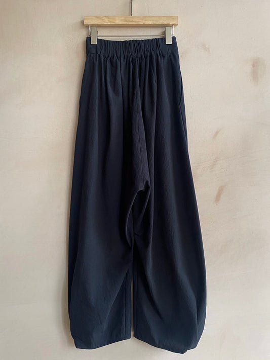 Washed Cotton Barrel Leg Trousers in Black