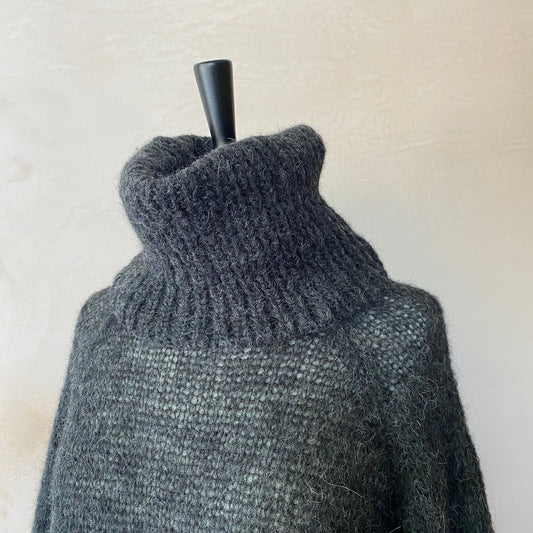 Emine Loom Roll Neck Raglan Sweater -Anthracite Grey-