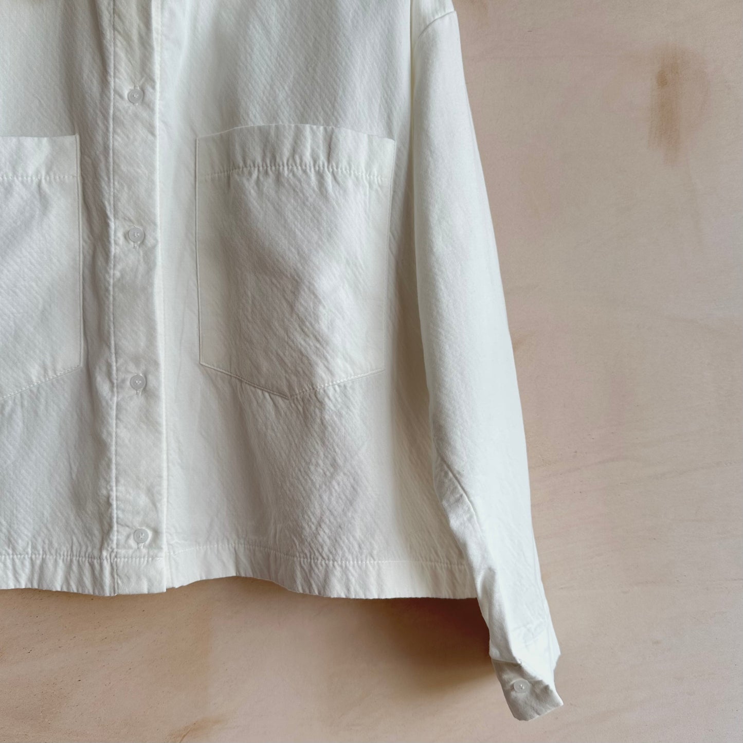 Front Two SQ pockets shirts -White-