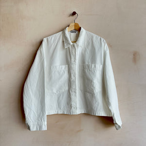 Front Two SQ pockets shirts -White-