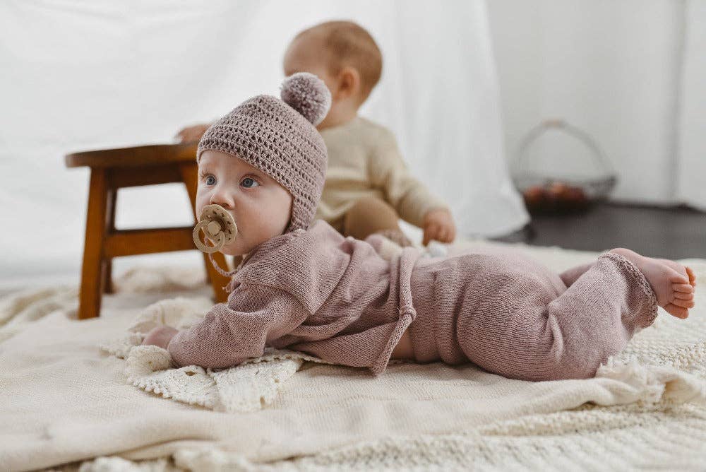 Lightweight organic cotton knit baby jumper: Sand / 3-6 / With crochet trim