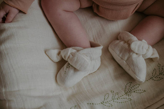 Organic cotton muslin booties: 0-6