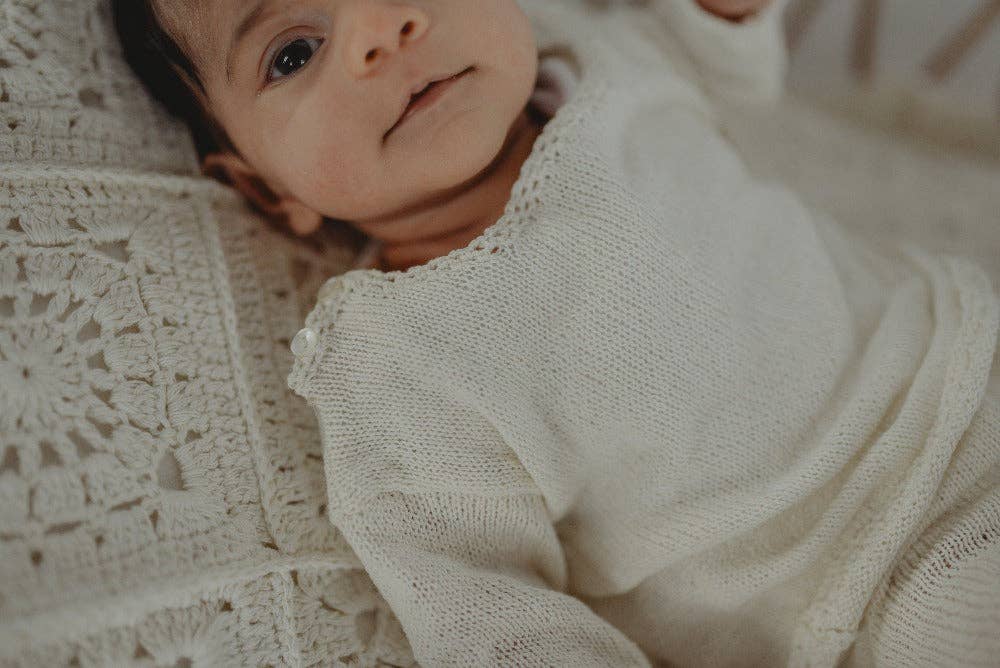 Lightweight organic cotton knit baby jumper: Cream / 0-3 / With crochet trim