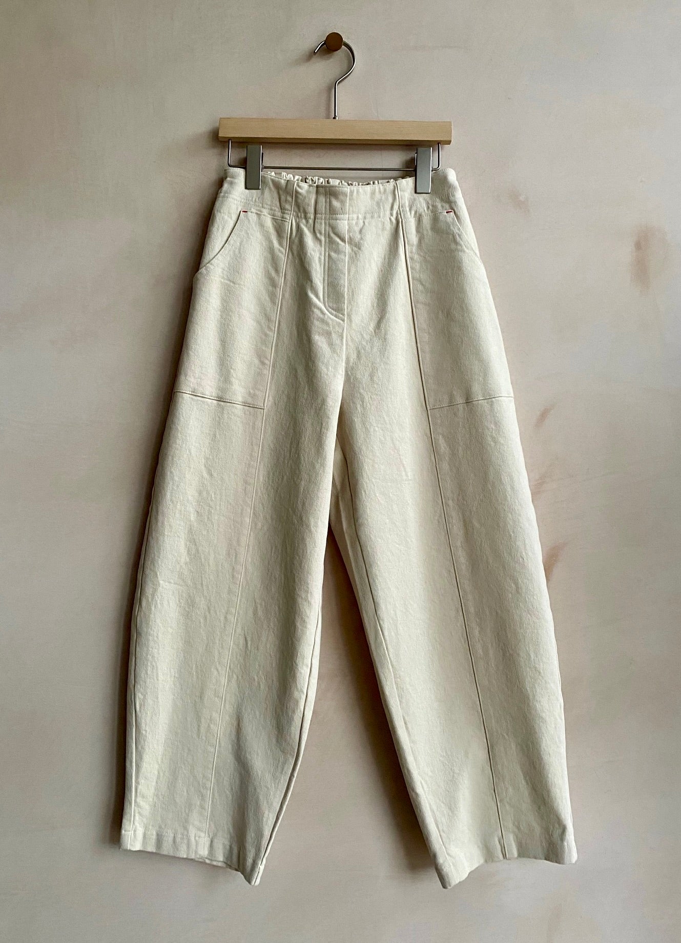 COTTON STRETCH SQ POCKET W RED STETCH -Ivory-