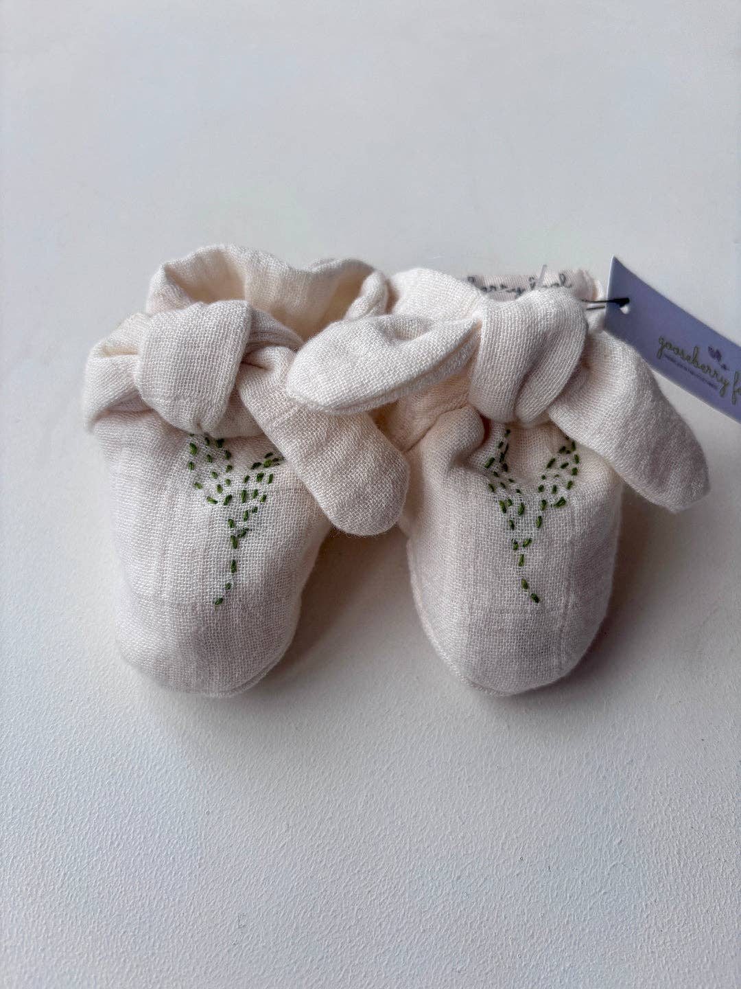 Organic cotton muslin booties: 0-6