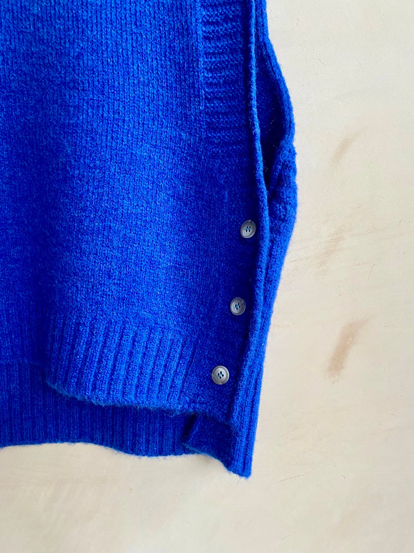 Side button knit vest -Blue-