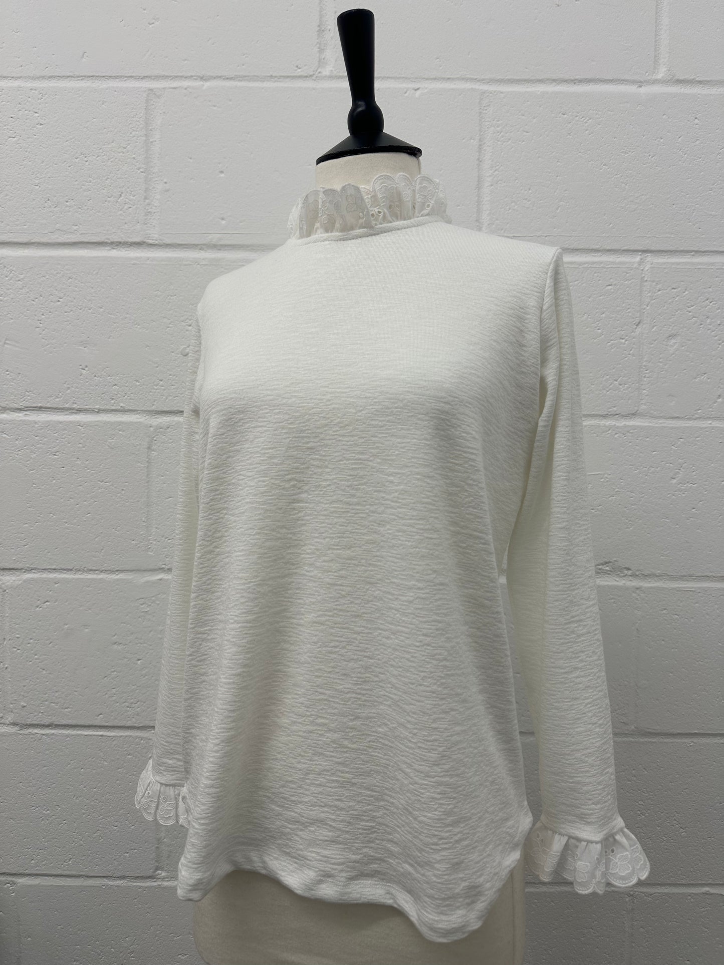 High neck lace top -WHITE-