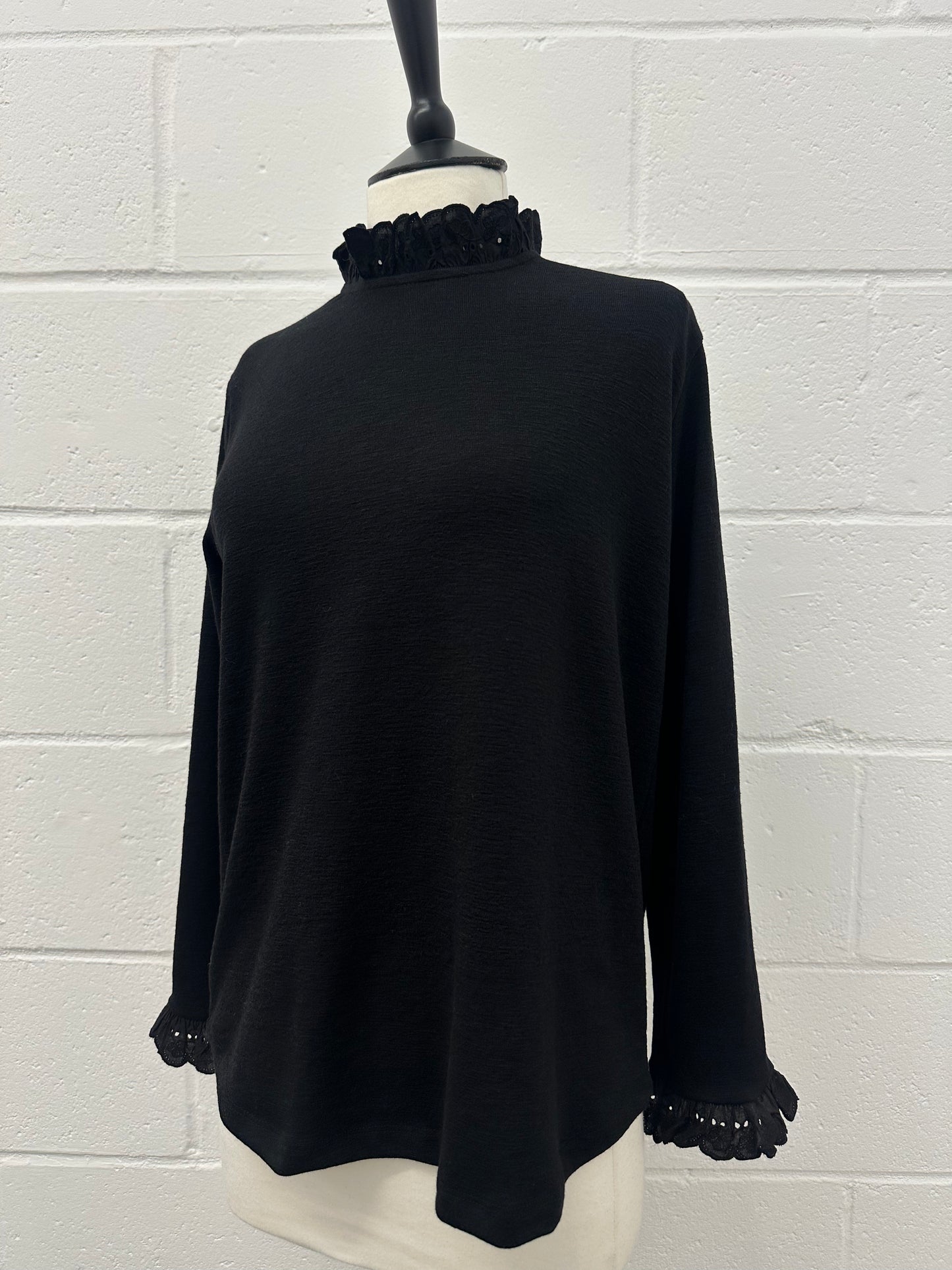 High neck lace top -BLACK-