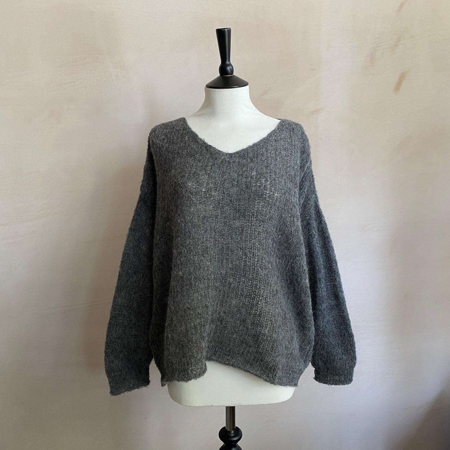 Milenia Loom V-neck Alpaca Jumper -Dark grey-