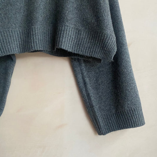 Wide sleeve cropped jumper -Charcoal