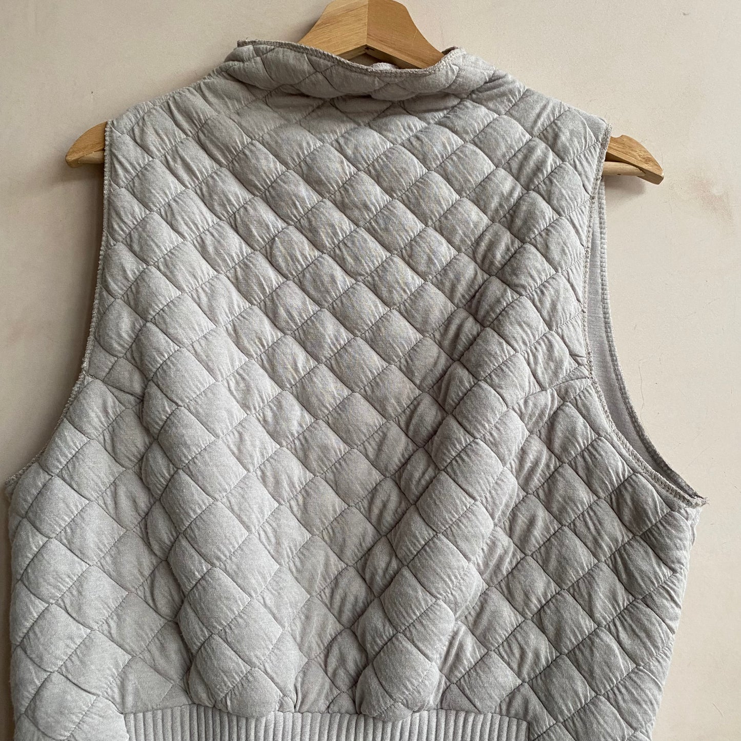 Quilting high neck vest