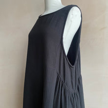 Side Gathered Cotton Dress -Black-