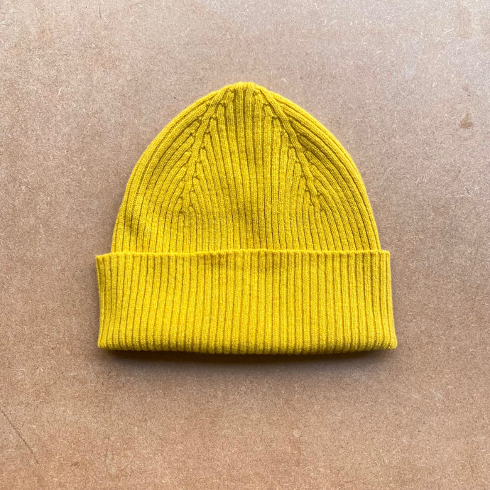 Beanie hat -gorse- By green grove wevers