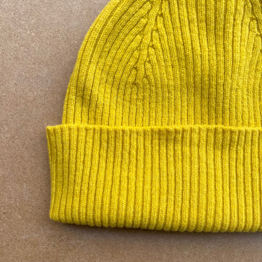 Beanie hat -gorse- By green grove wevers