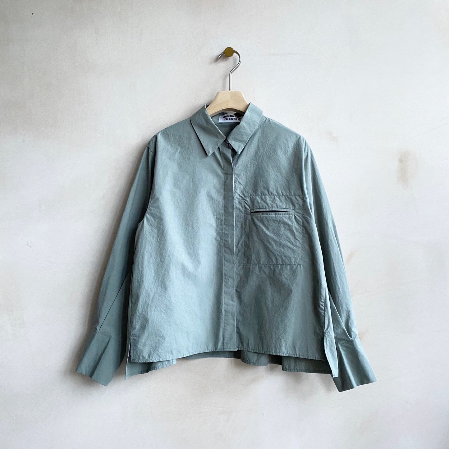 HIDE BUTTON CROPPED SHIRTS -Khaki-