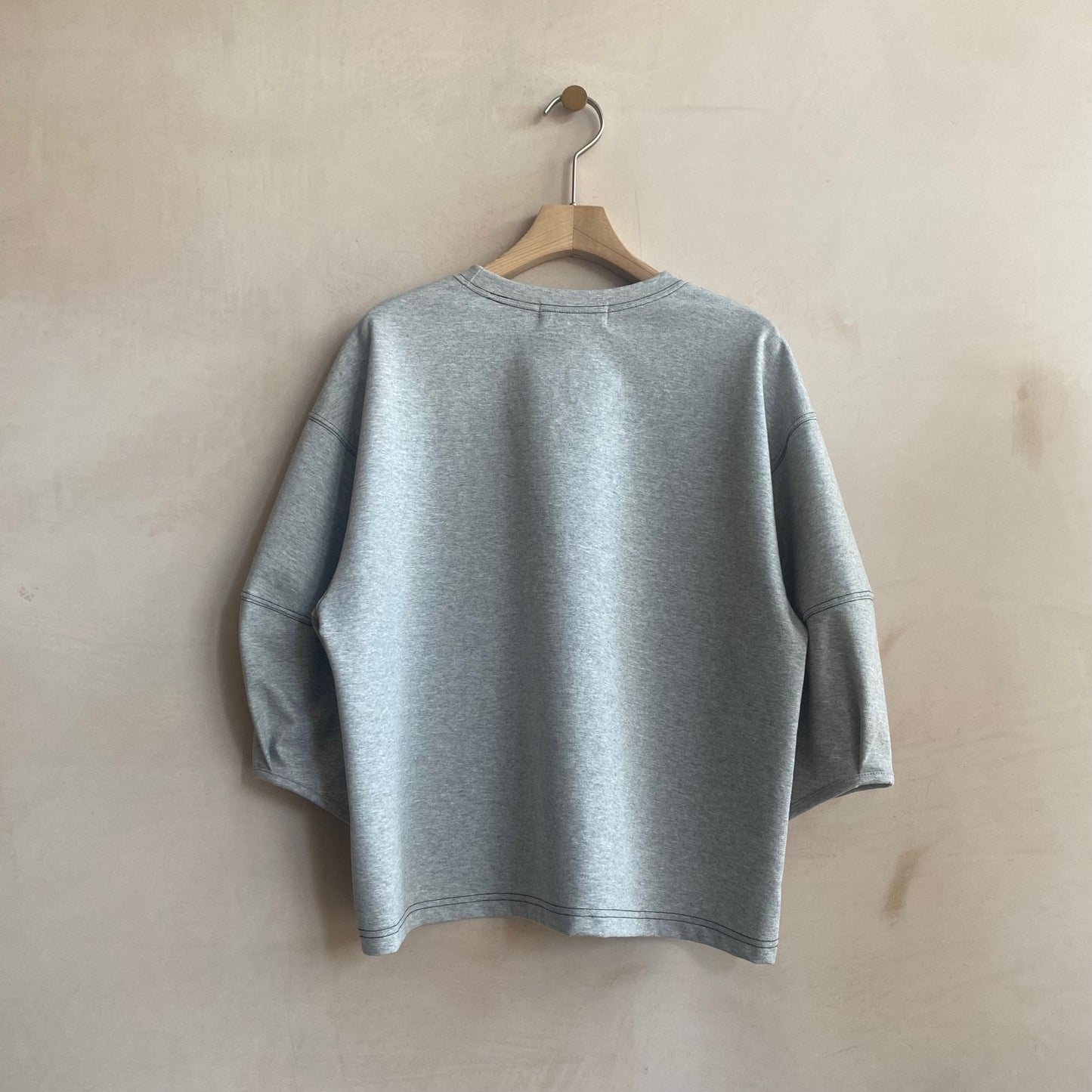 Stitch Volume sleeve top -Grey-