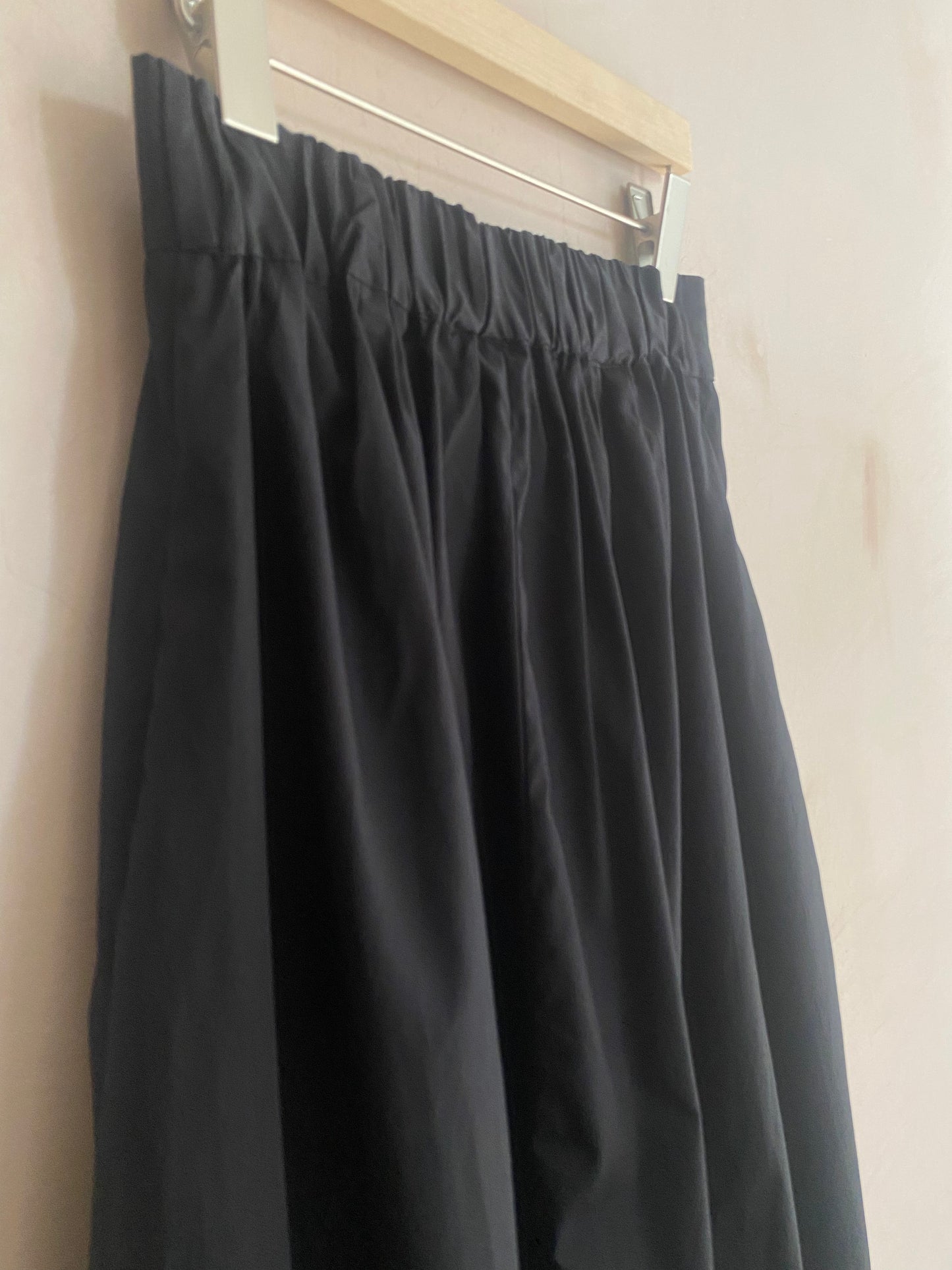 Barrel Leg wide trousers -Black-