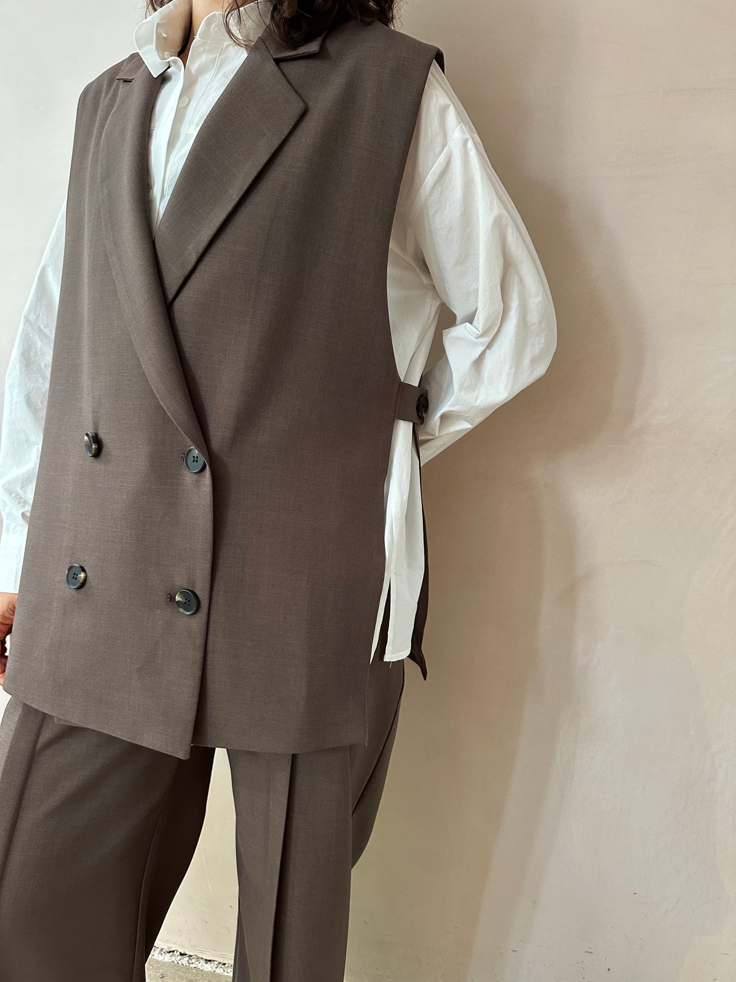 Side open button Vest -BROWN-