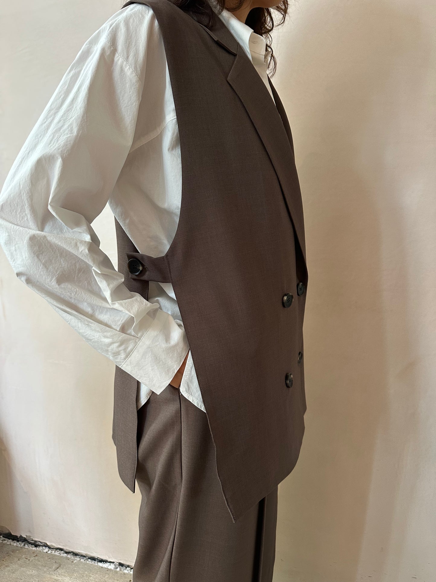 Side open button Vest -Beige-