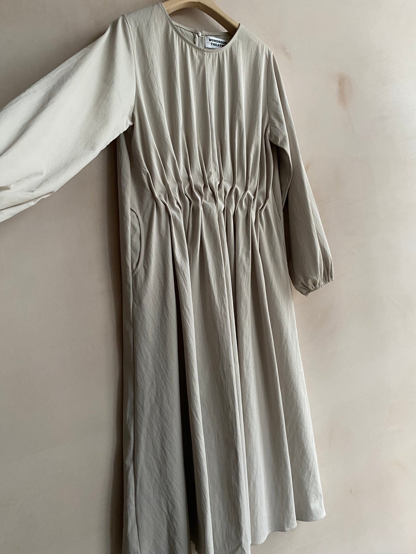 Front tuck dress -ivory-