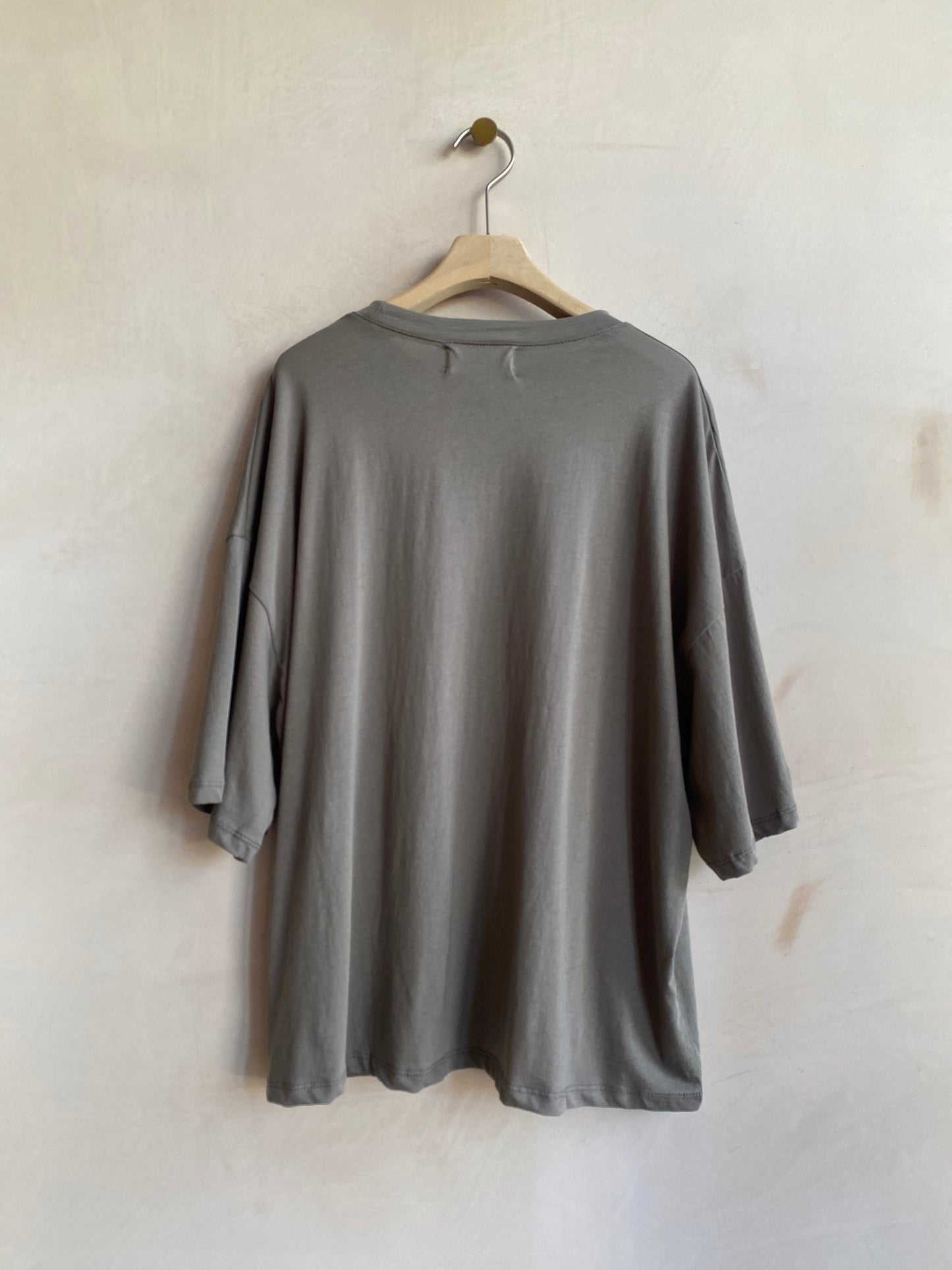 Off sholder roundneck  T -Khaki-