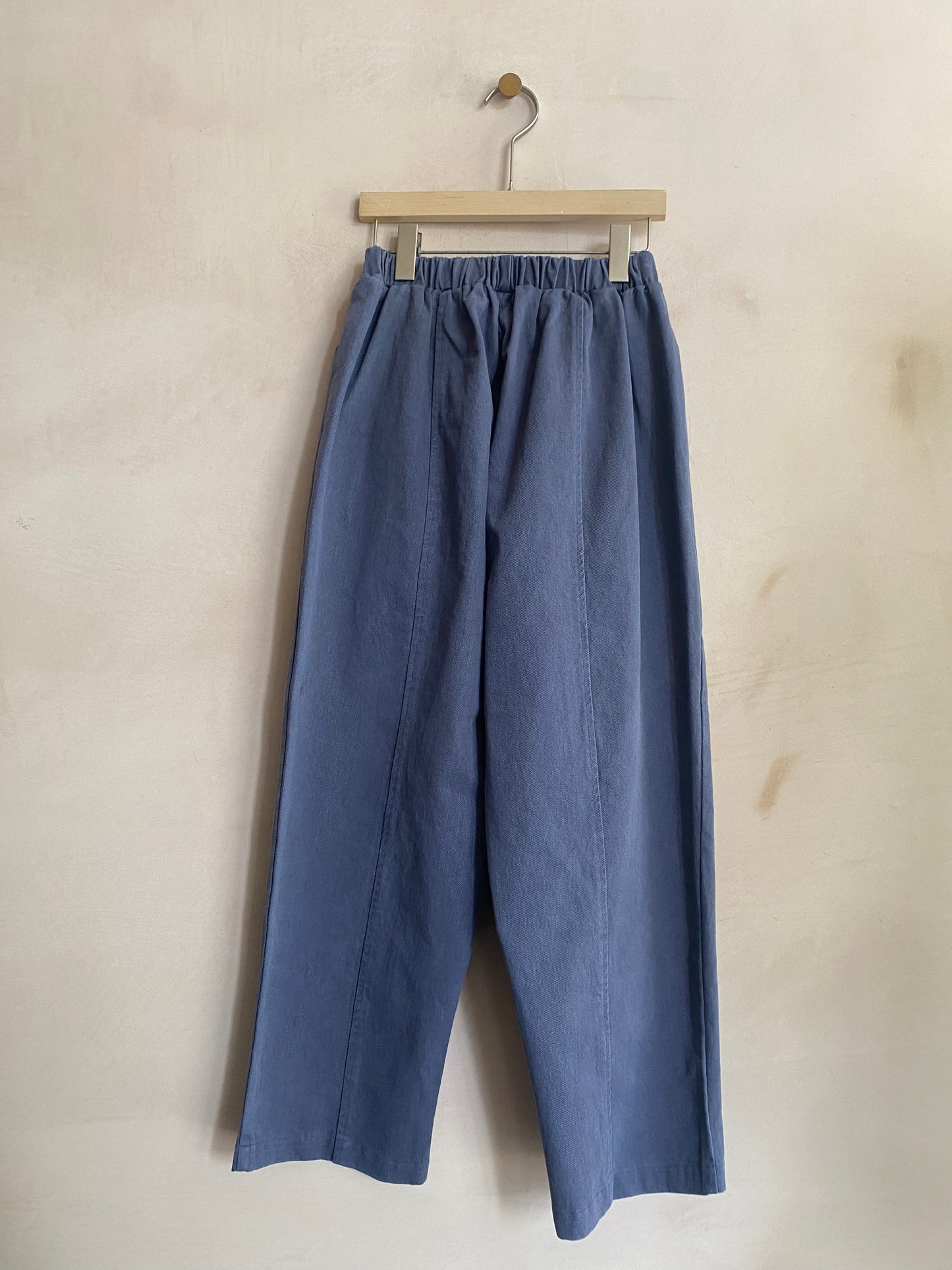 Cropped Baggy Trousers with Floppy Front Pockets -Blue-