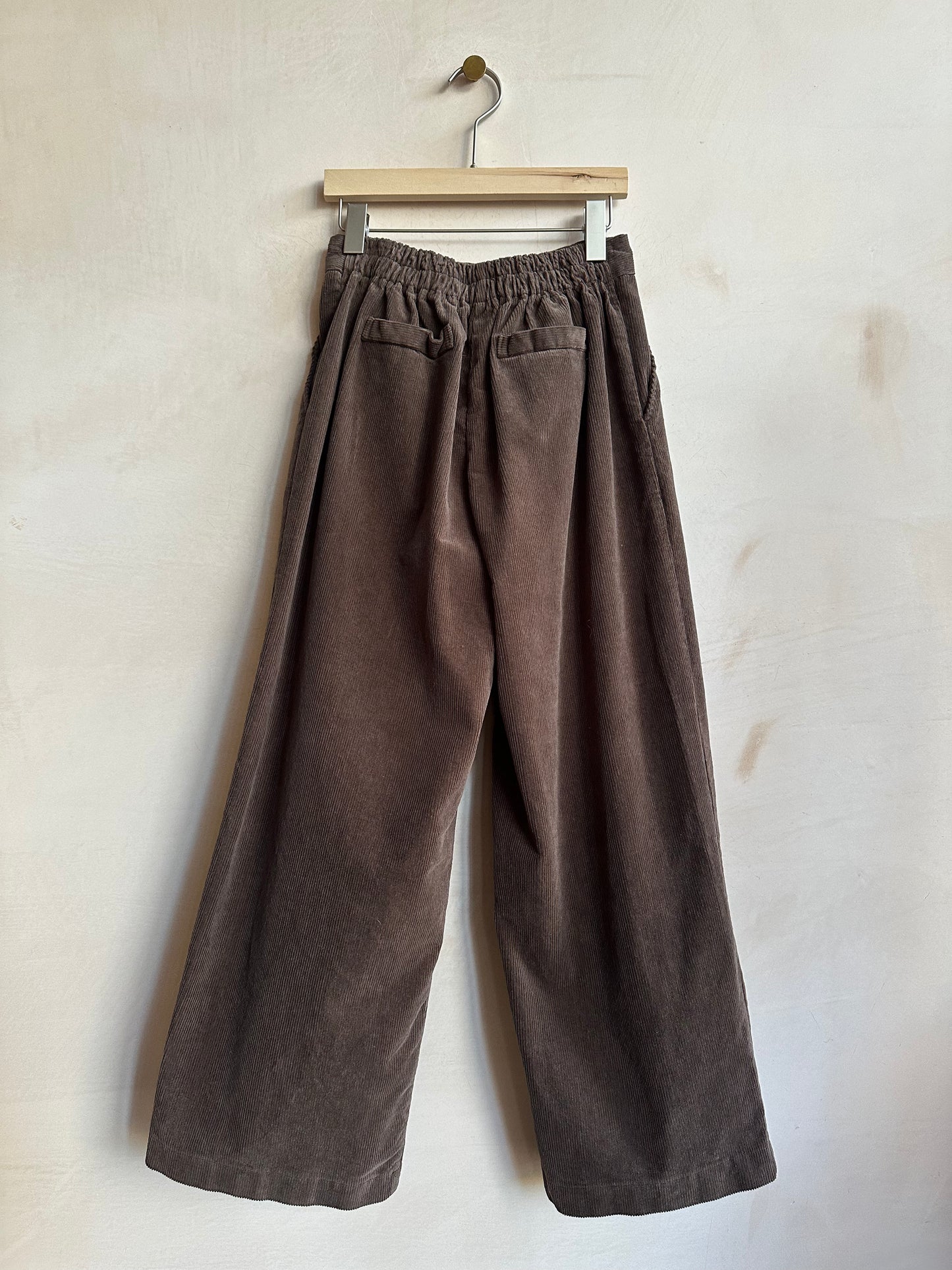 Stright corduroy Trousers -Brown-