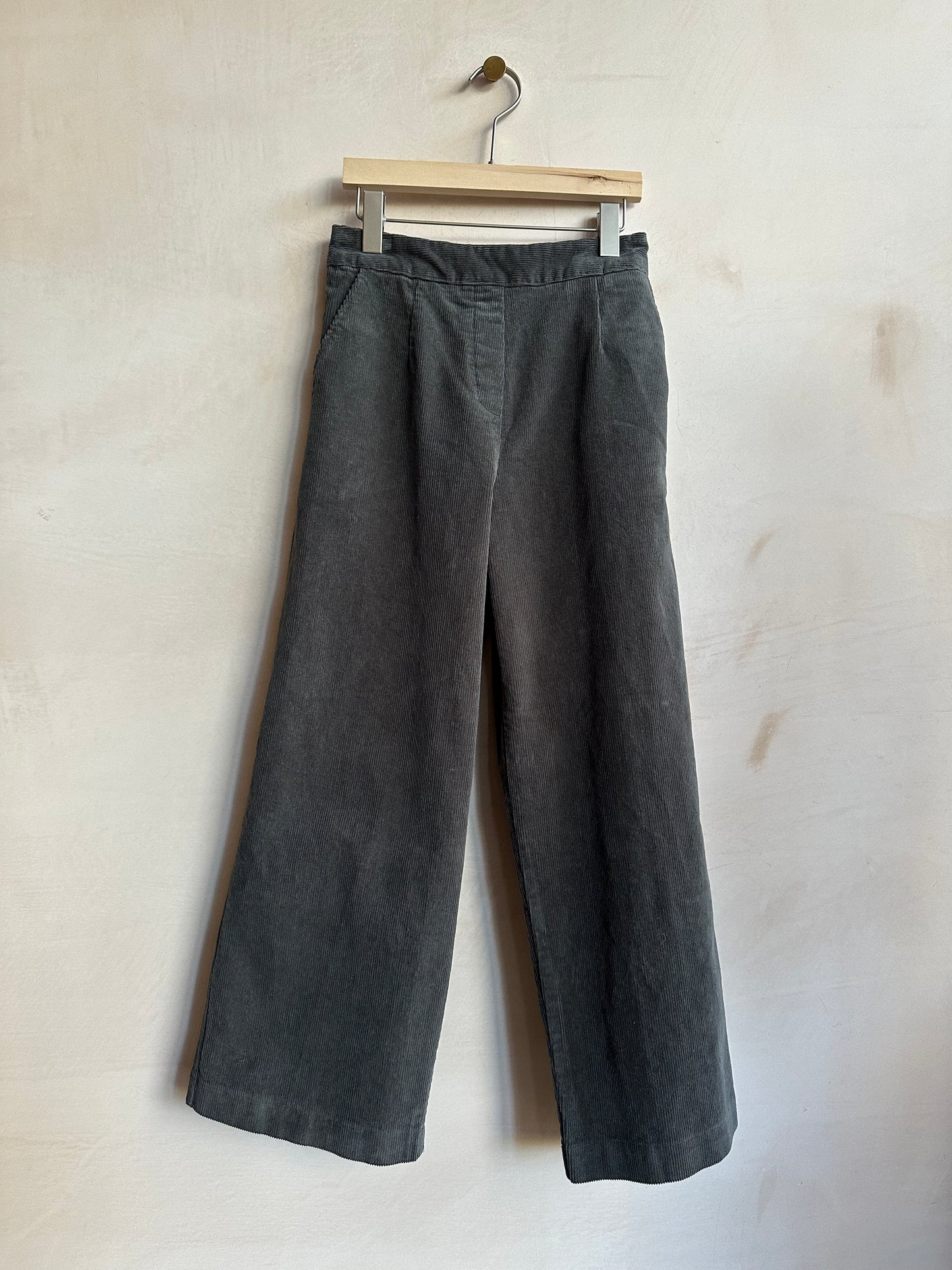 Stright corduroy Trousers -Grey-