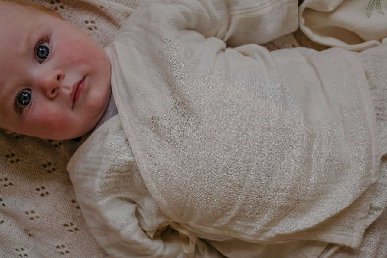Organic cotton muslin baby pyjamas: 3-6
