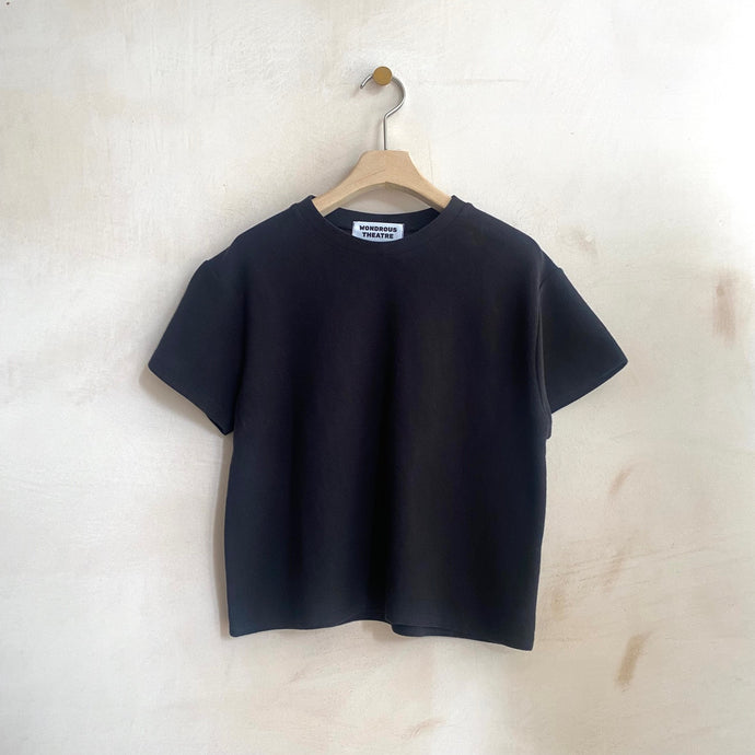 LUX T -Black-