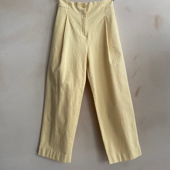 Pleated cropped trousers -Lemon Yellow-