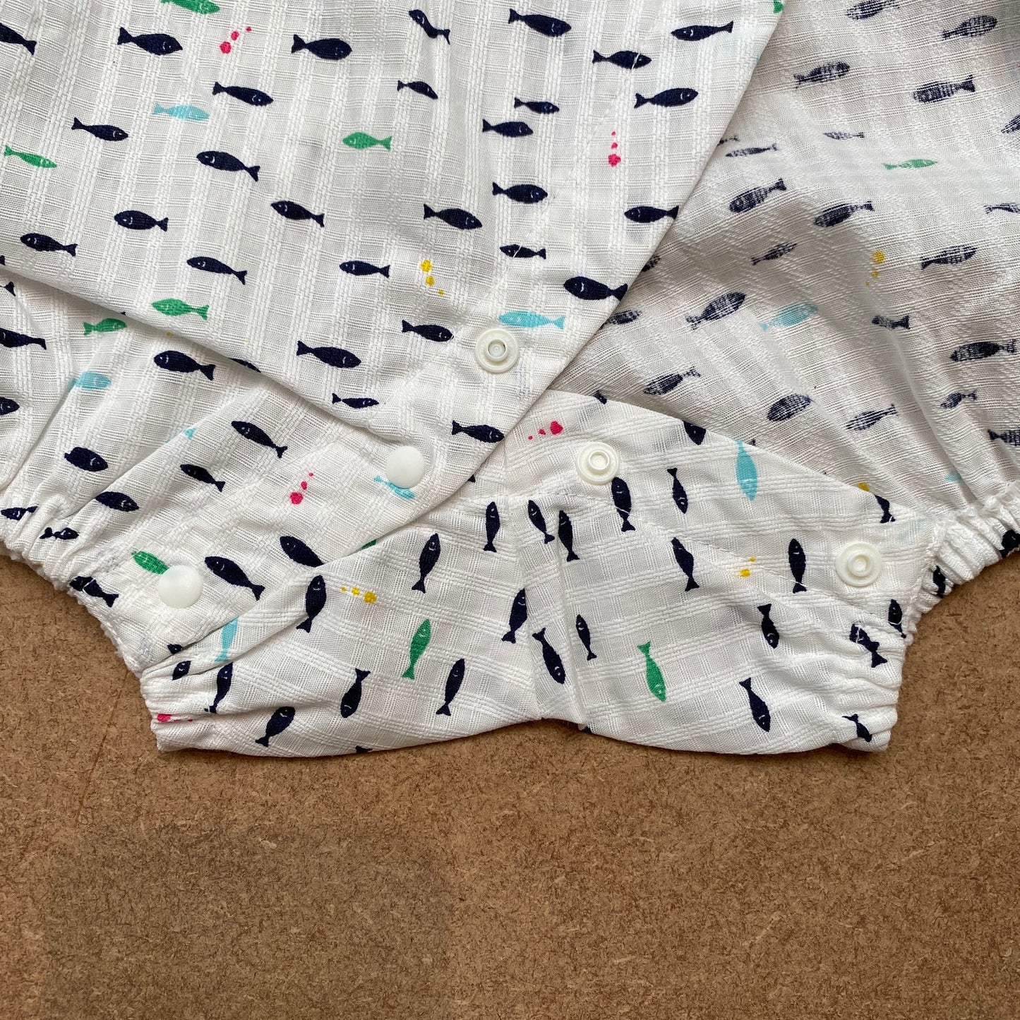 Kimono style baby wraparound bodysuit -fish white-