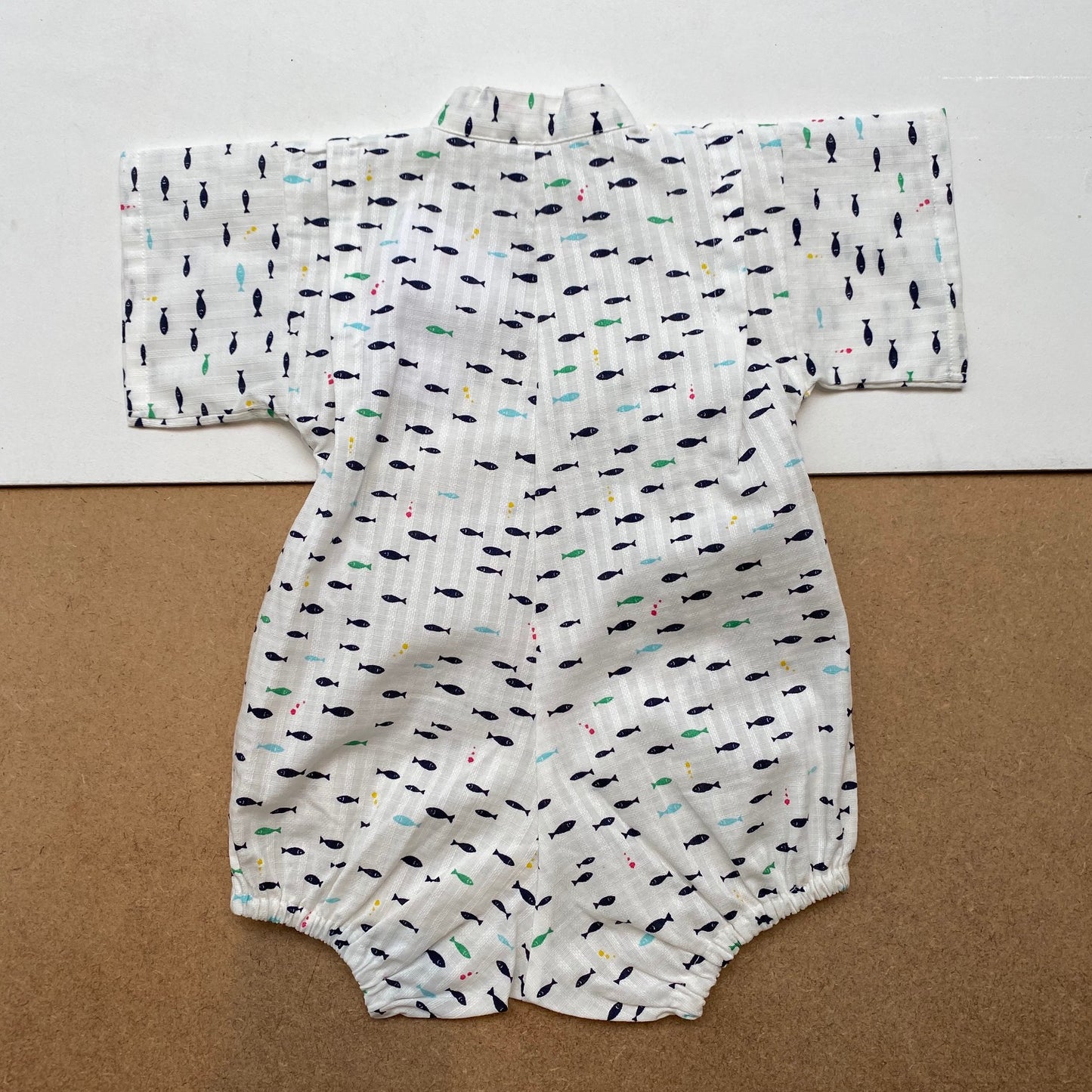 Kimono style baby wraparound bodysuit -fish white-