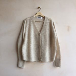 Mohair Cardigan  with wooden button -Beige-