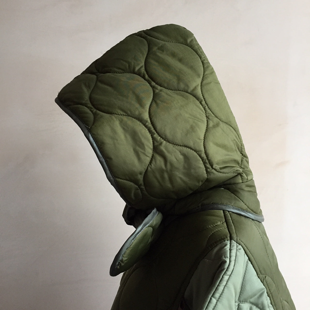 Quilting hood short JK with attached hood -Khaki- – Wondrous Theatre