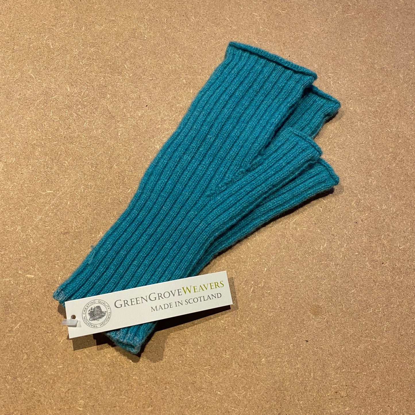 Green Grove Weavers Brodie Mittens -parakeet mint-