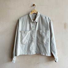 Front Two SQ pockets shirts -Beige-